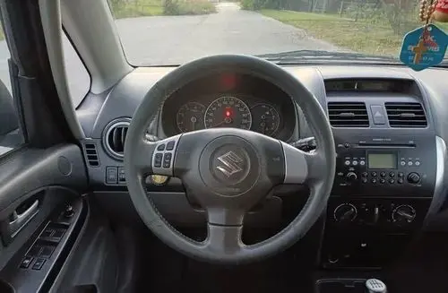 SUZUKI SX4 