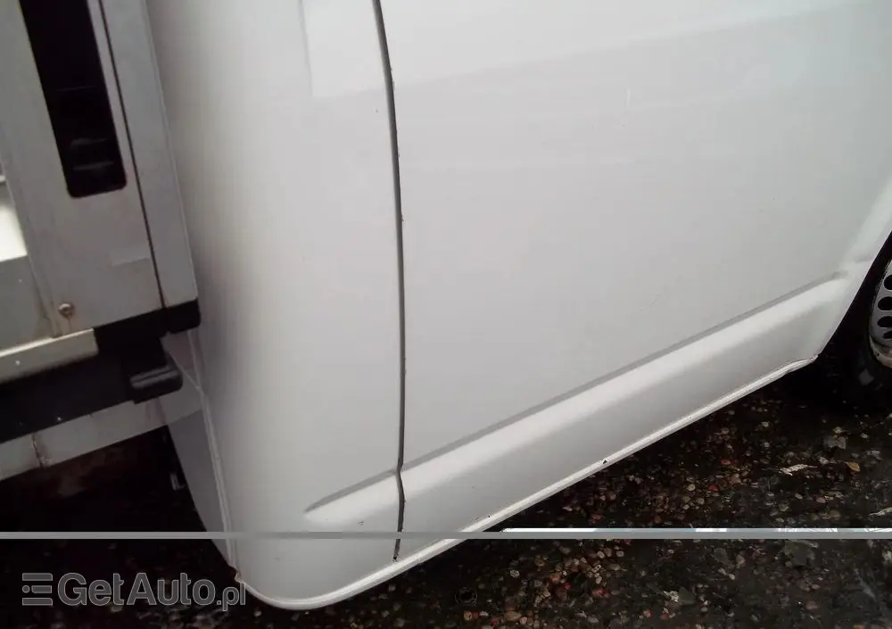 VOLKSWAGEN Transporter T5 