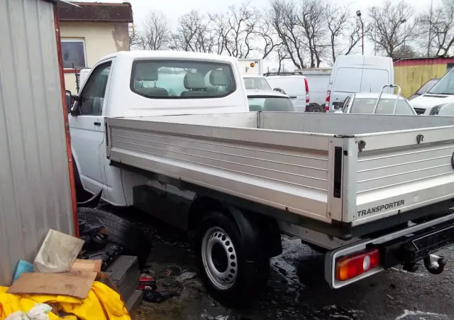 VOLKSWAGEN Transporter T5 