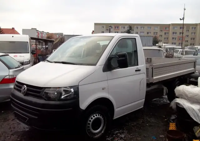 VOLKSWAGEN Transporter T5 