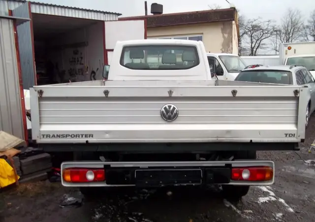 VOLKSWAGEN Transporter T5 