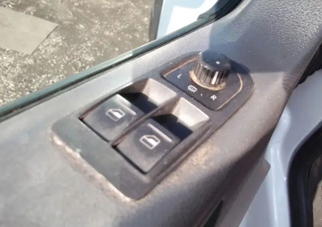 VOLKSWAGEN Transporter T5 