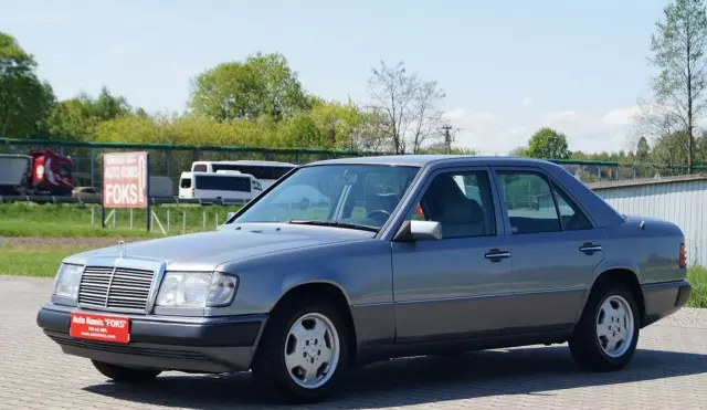 MERCEDES-BENZ W124 