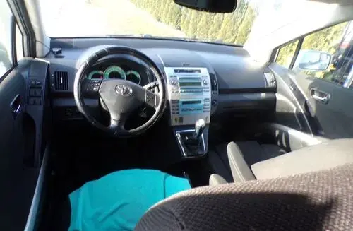 TOYOTA Corolla Verso 