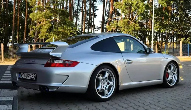 PORSCHE 911 