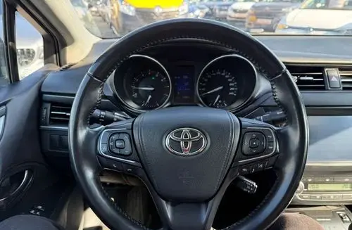 TOYOTA Avensis 