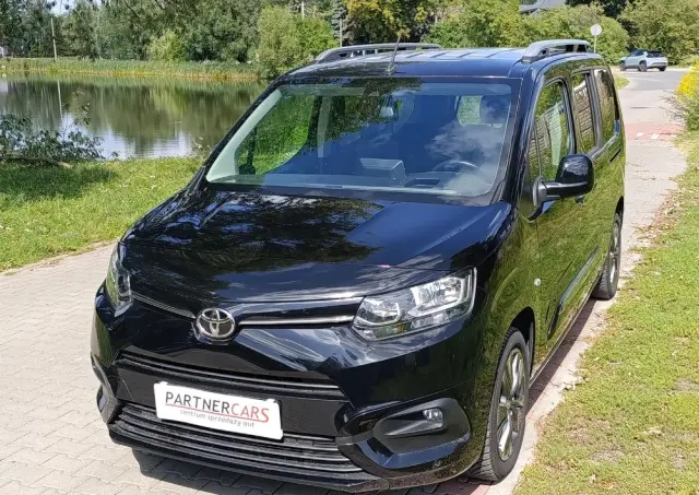 TOYOTA Proace City Verso Long 1.2 D-4T Combi