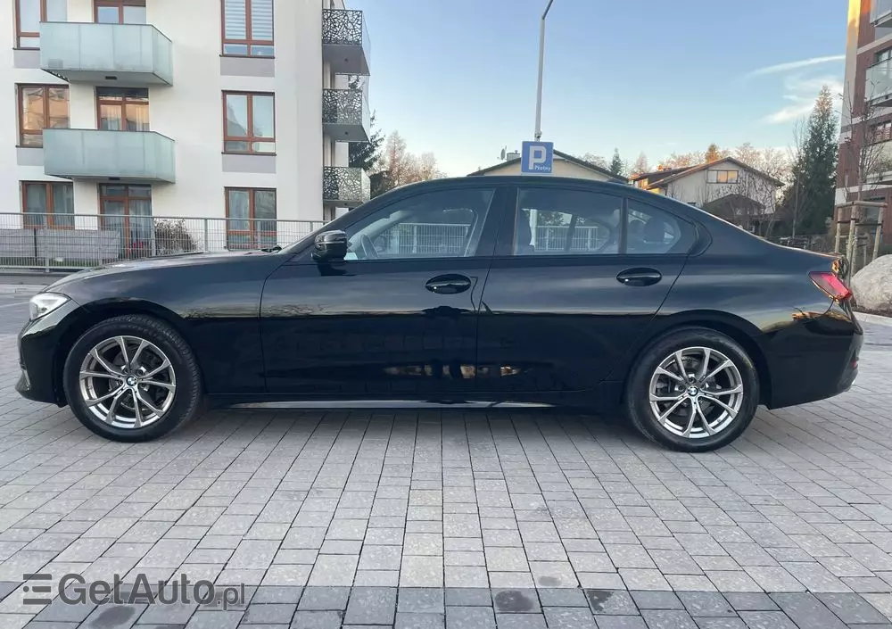 BMW Seria 3 318i Sport Line