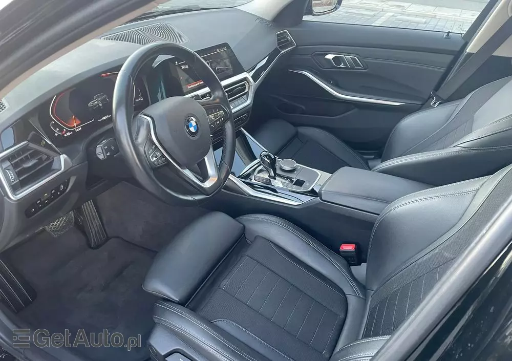 BMW Seria 3 318i Sport Line