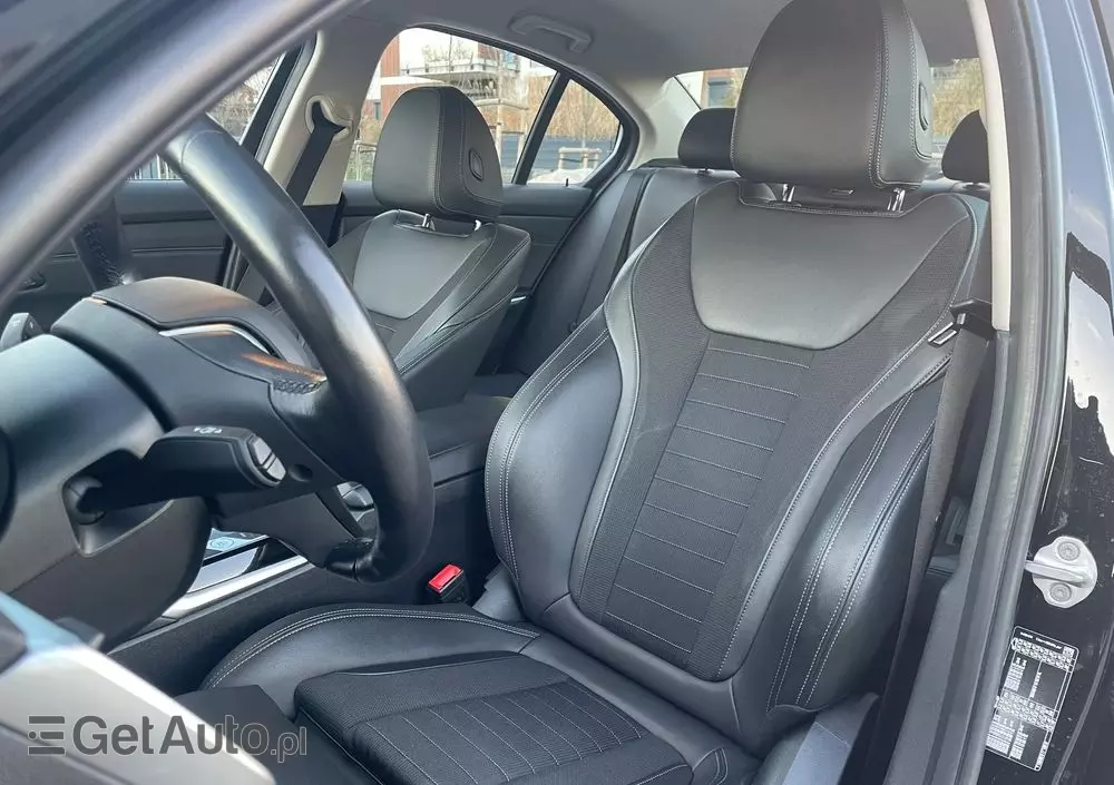 BMW Seria 3 318i Sport Line