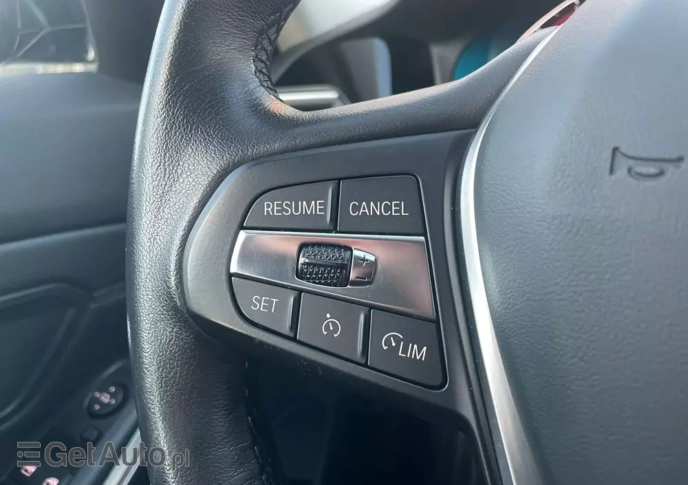 BMW Seria 3 318i Sport Line