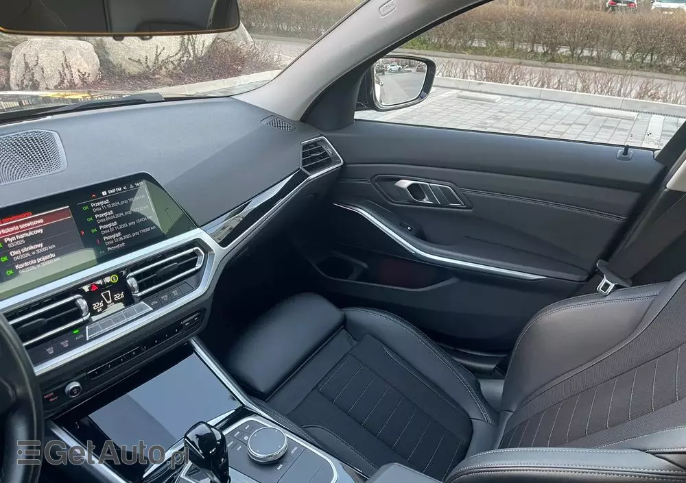 BMW Seria 3 318i Sport Line