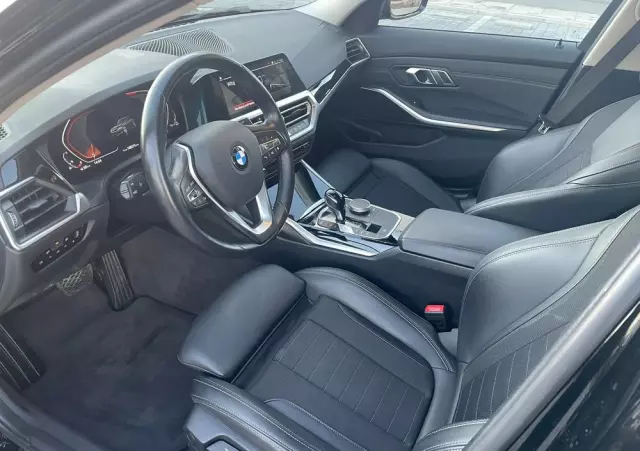 BMW Seria 3 318i Sport Line
