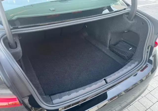 BMW Seria 3 318i Sport Line