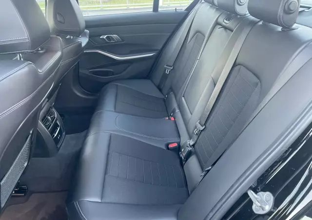 BMW Seria 3 318i Sport Line