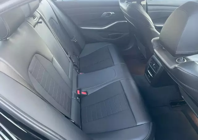 BMW Seria 3 318i Sport Line