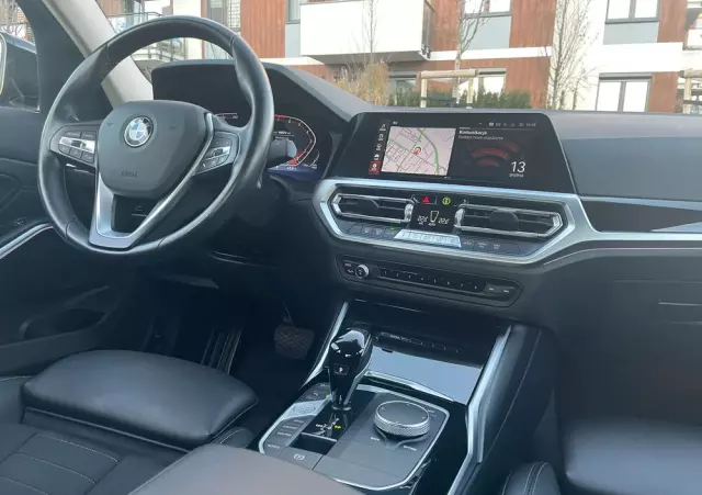 BMW Seria 3 318i Sport Line