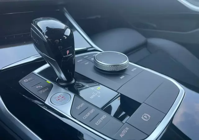 BMW Seria 3 318i Sport Line