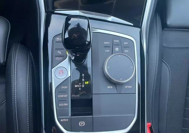 BMW Seria 3 318i Sport Line