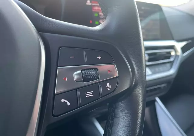 BMW Seria 3 318i Sport Line