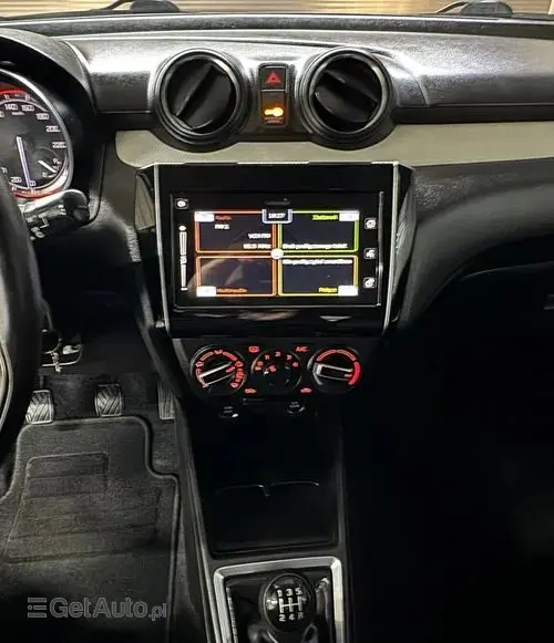 SUZUKI Swift 