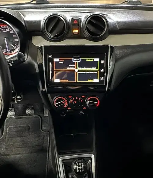 SUZUKI Swift 