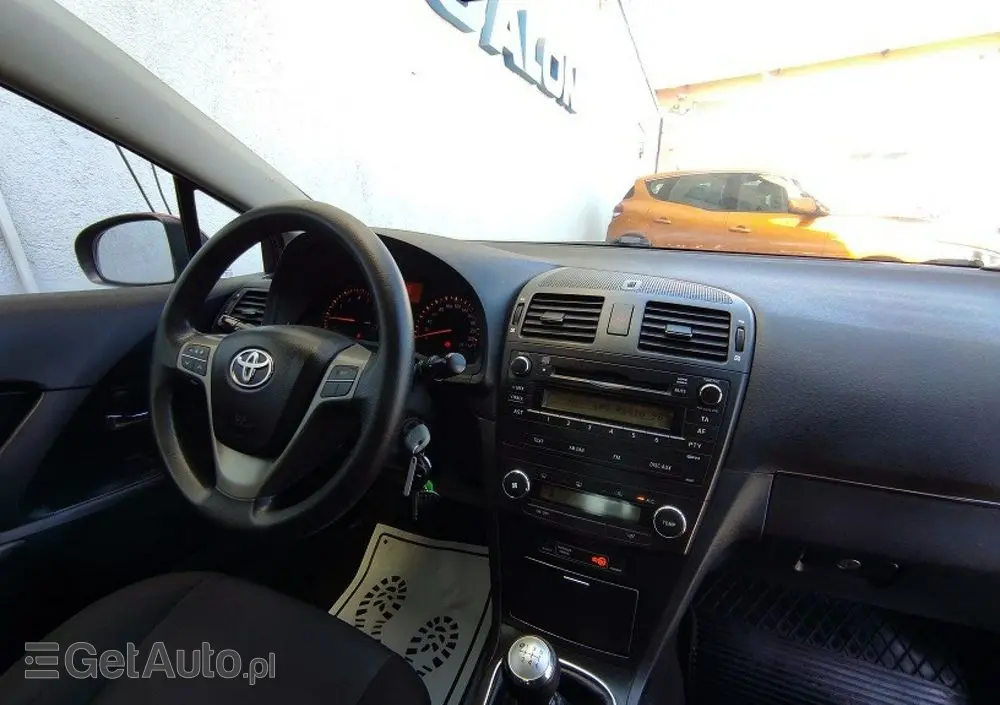 TOYOTA Avensis 