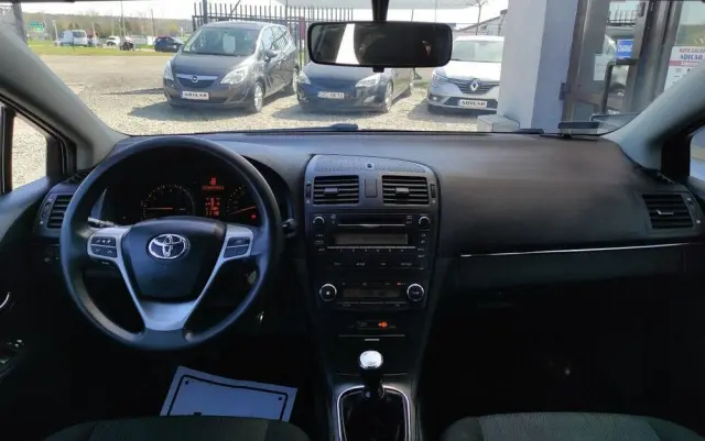 TOYOTA Avensis 