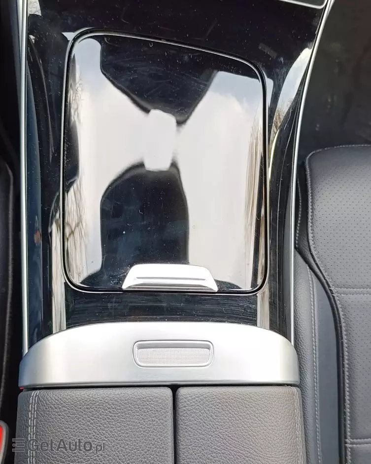 MERCEDES-BENZ Klasa C 300 4MATIC 9G-TRONIC