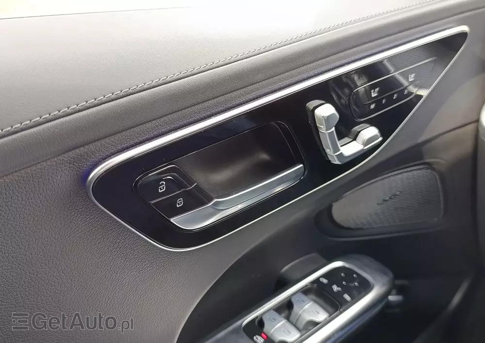 MERCEDES-BENZ Klasa C 300 4MATIC 9G-TRONIC