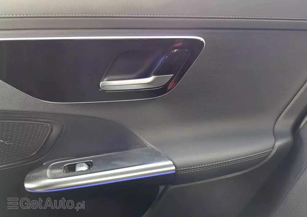 MERCEDES-BENZ Klasa C 300 4MATIC 9G-TRONIC