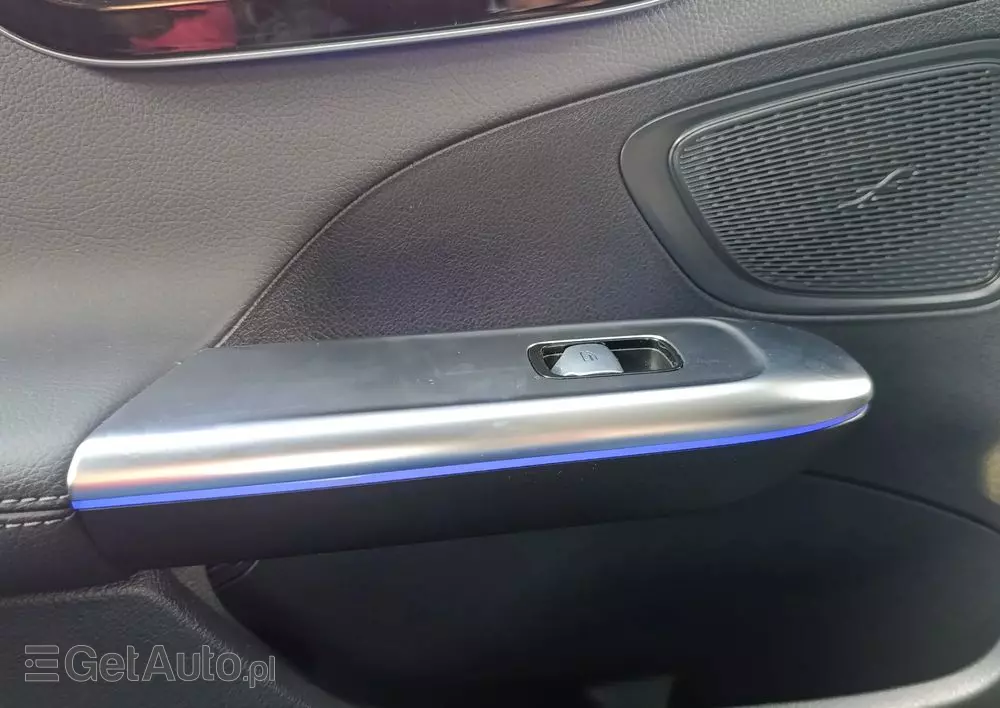 MERCEDES-BENZ Klasa C 300 4MATIC 9G-TRONIC