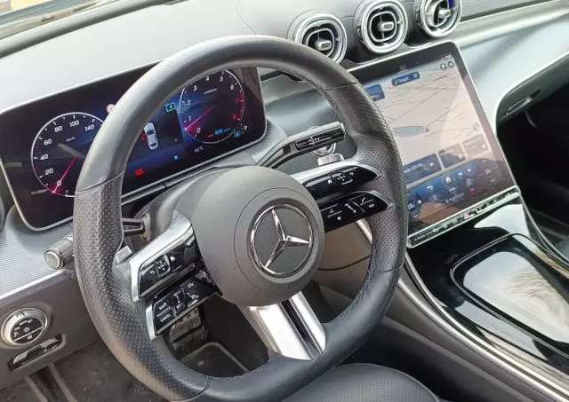 MERCEDES-BENZ Klasa C 300 4MATIC 9G-TRONIC