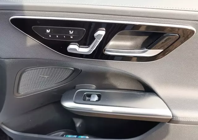 MERCEDES-BENZ Klasa C 300 4MATIC 9G-TRONIC