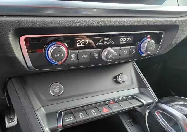 AUDI Q3 35 TDI Advanced S tronic