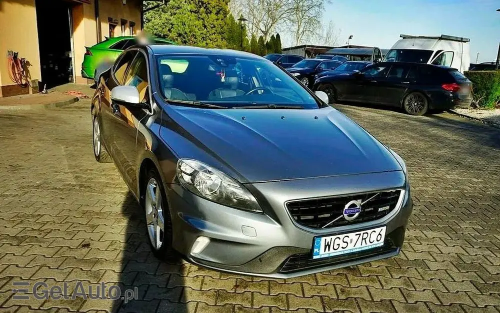 VOLVO V40 D2 Base