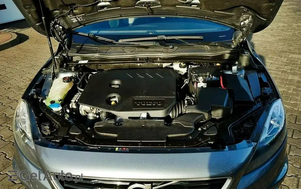 VOLVO V40 D2 Base