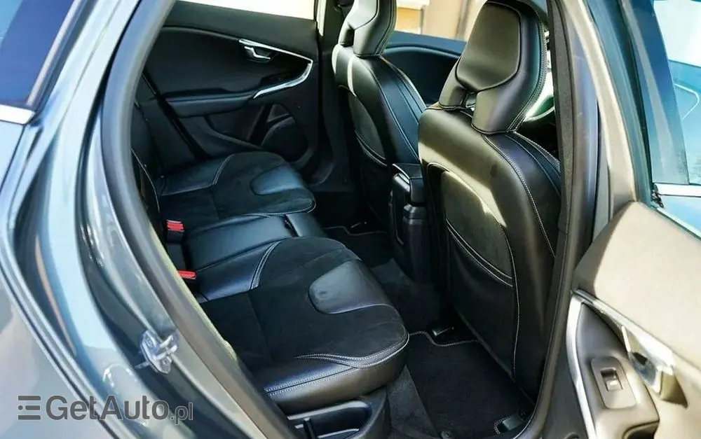 VOLVO V40 D2 Base
