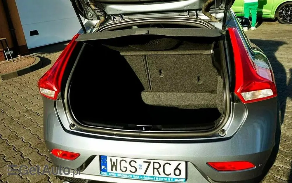 VOLVO V40 D2 Base