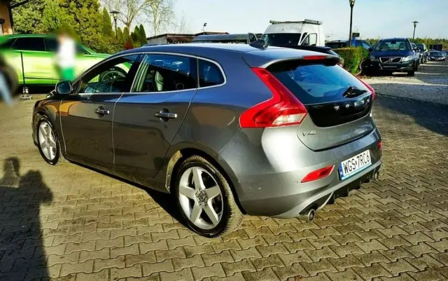 VOLVO V40 D2 Base