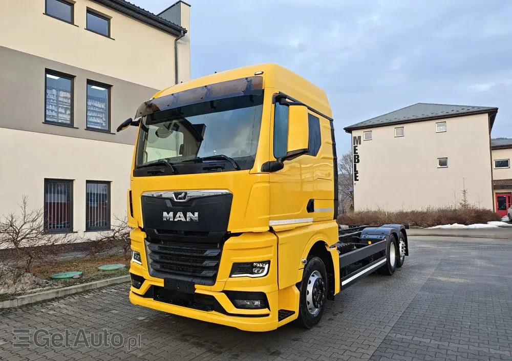 MAN TGX 26.470 6X2 oś skrętna rama do zabudowy 