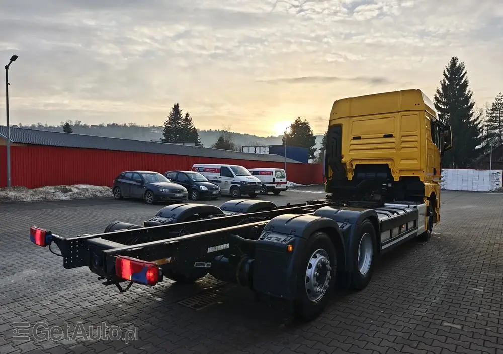 MAN TGX 26.470 6X2 oś skrętna rama do zabudowy 