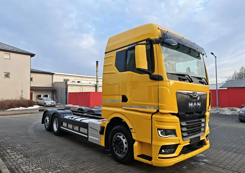 MAN TGX 26.470 6X2 oś skrętna rama do zabudowy 