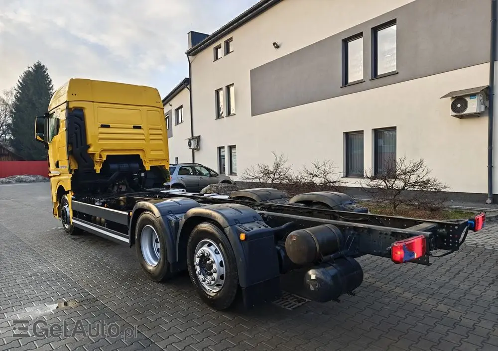 MAN TGX 26.470 6X2 oś skrętna rama do zabudowy 