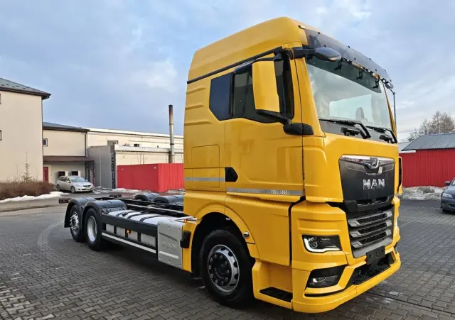 MAN TGX 26.470 6X2 oś skrętna rama do zabudowy 