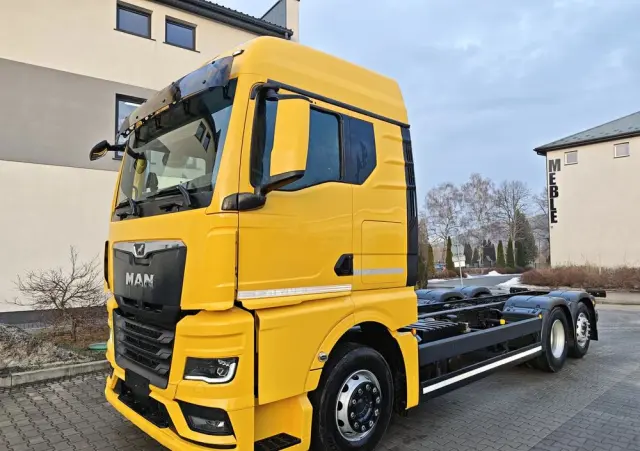 MAN TGX 26.470 6X2 oś skrętna rama do zabudowy 