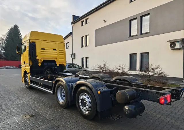MAN TGX 26.470 6X2 oś skrętna rama do zabudowy 