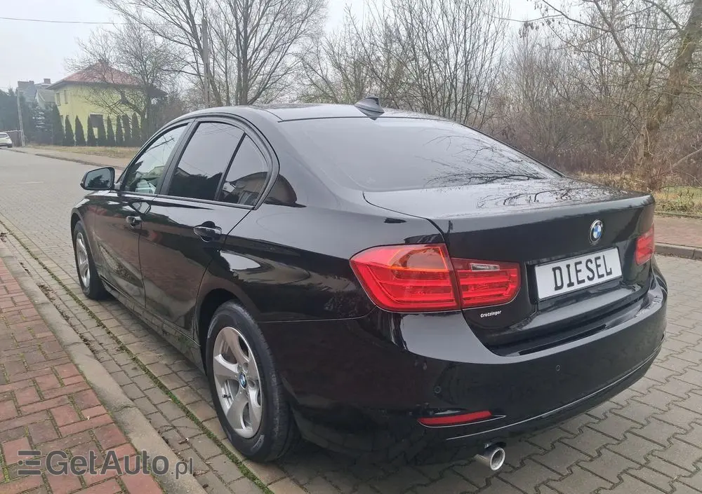 BMW Seria 3 318d Sport Line
