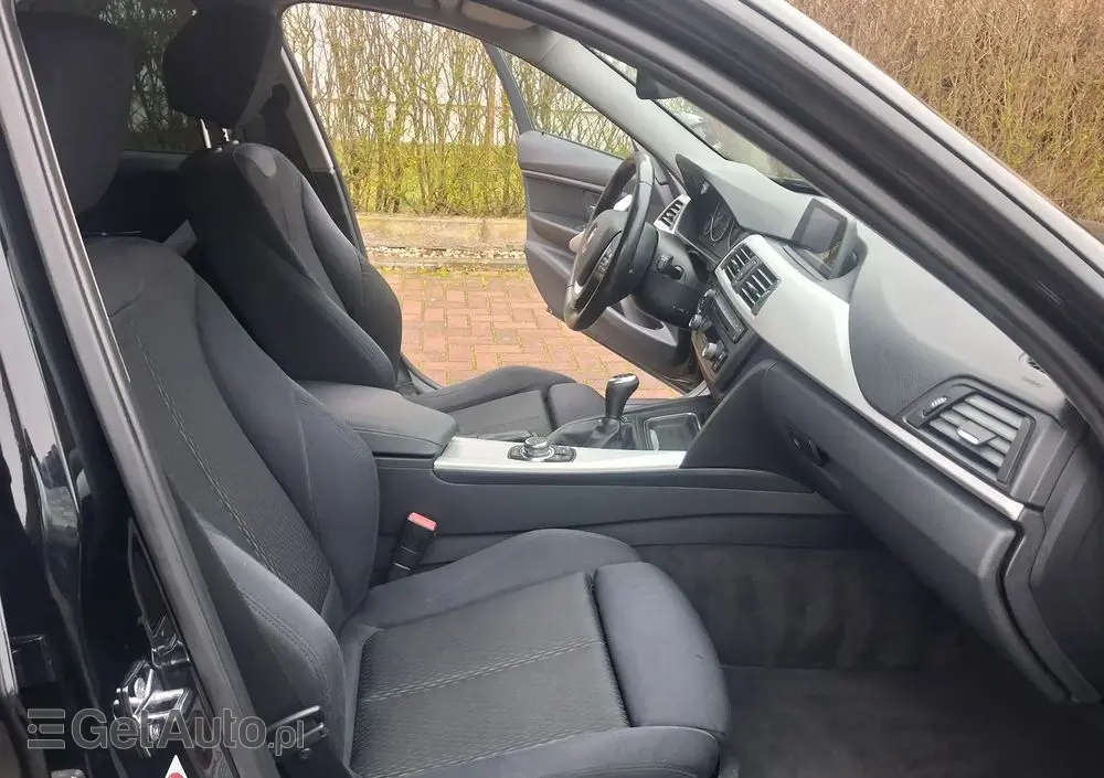 BMW Seria 3 318d Sport Line
