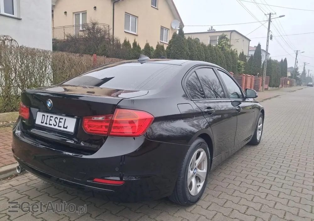 BMW Seria 3 318d Sport Line